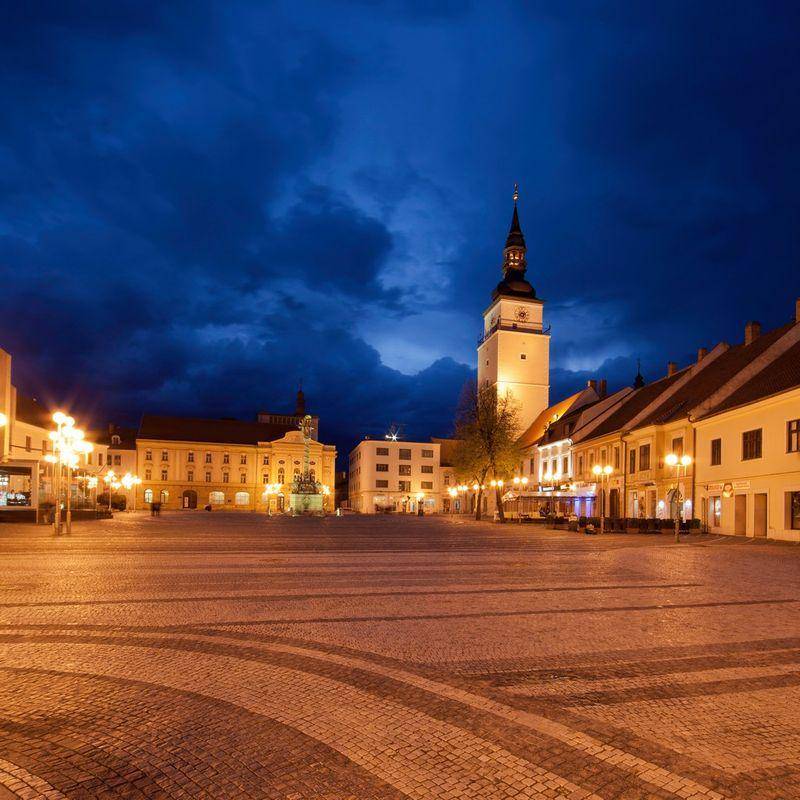 Trnava di malam hari (slovakia.travel)