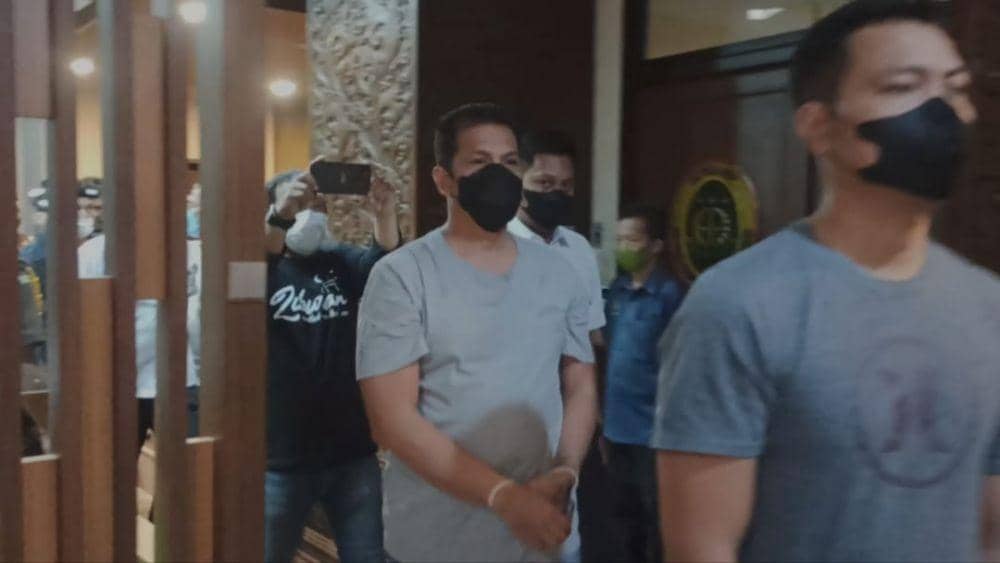 Pelimpahan tersangka Kanjuruhan ke Kejati Jatim. Dok. Kejati Jatim.