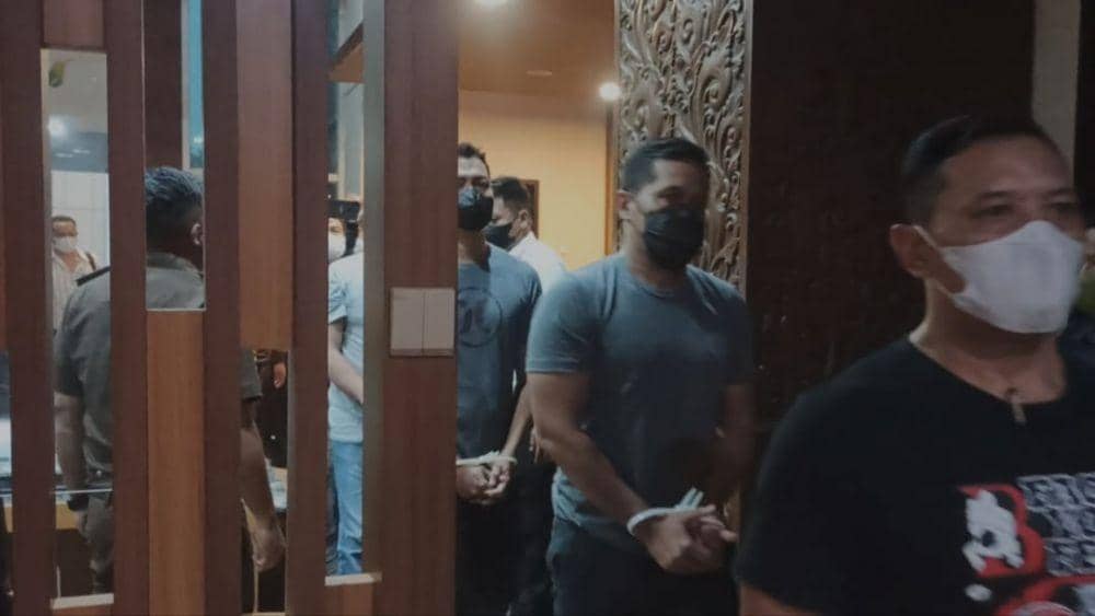 Pelimpahan tersangka Kanjuruhan ke Kejati Jatim. Dok. Kejati Jatim.