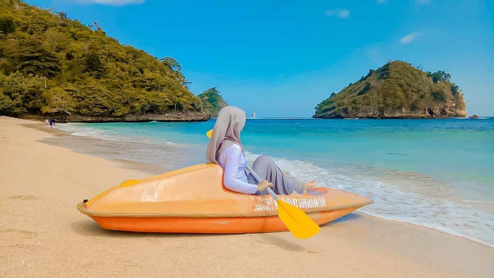 10 Potret Pantai Gatra Malang, Tempat Terbaik untuk Melepas Lelah