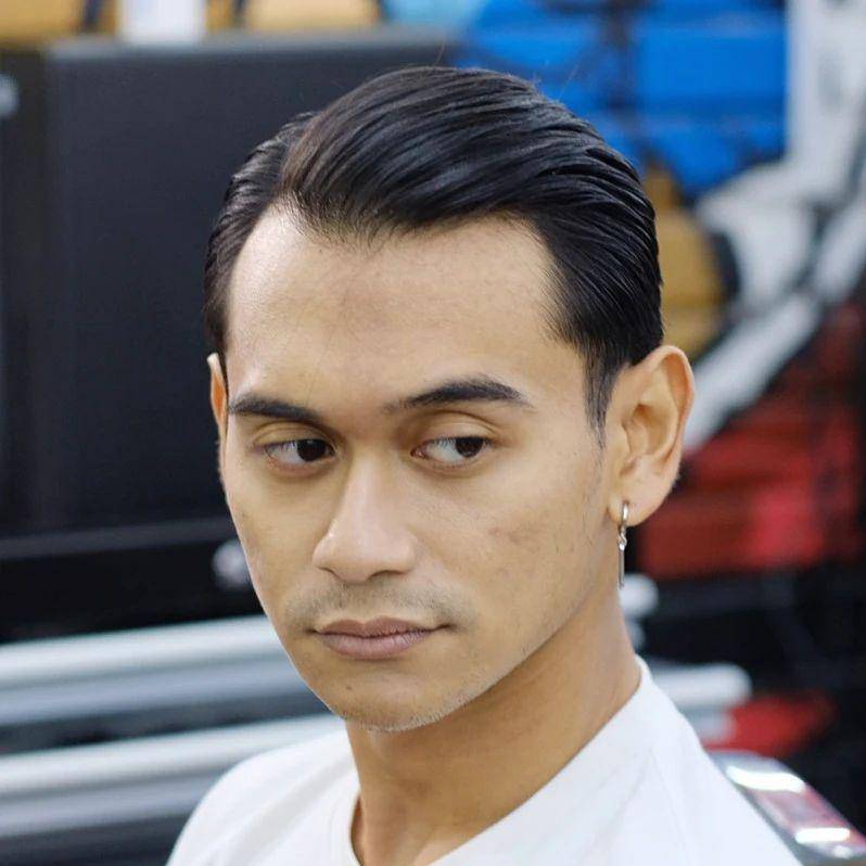 Ilustrasi gaya rambut classic side part (instagram.com/dennisaragiih)
