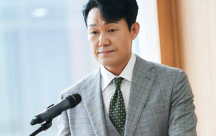 Park Sung Woong di Unlock My Boss (instagram.com/channel.ena.d)