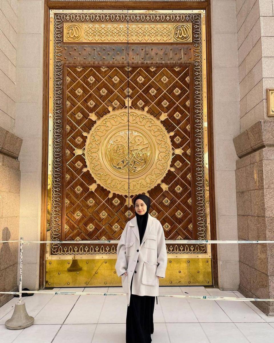 potret Tsana ibadah umrah (instagram.com/ntsana)