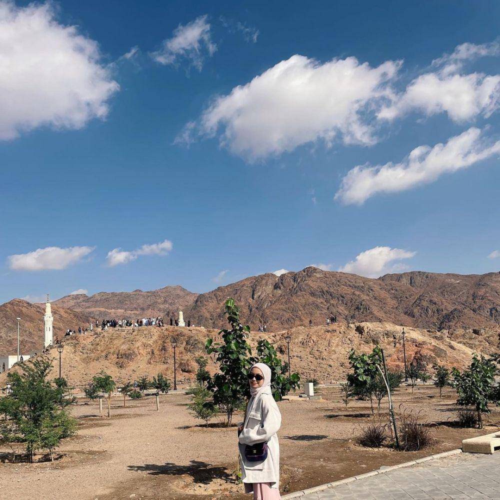 potret Tsana ibadah umrah (instagram.com/ntsana)