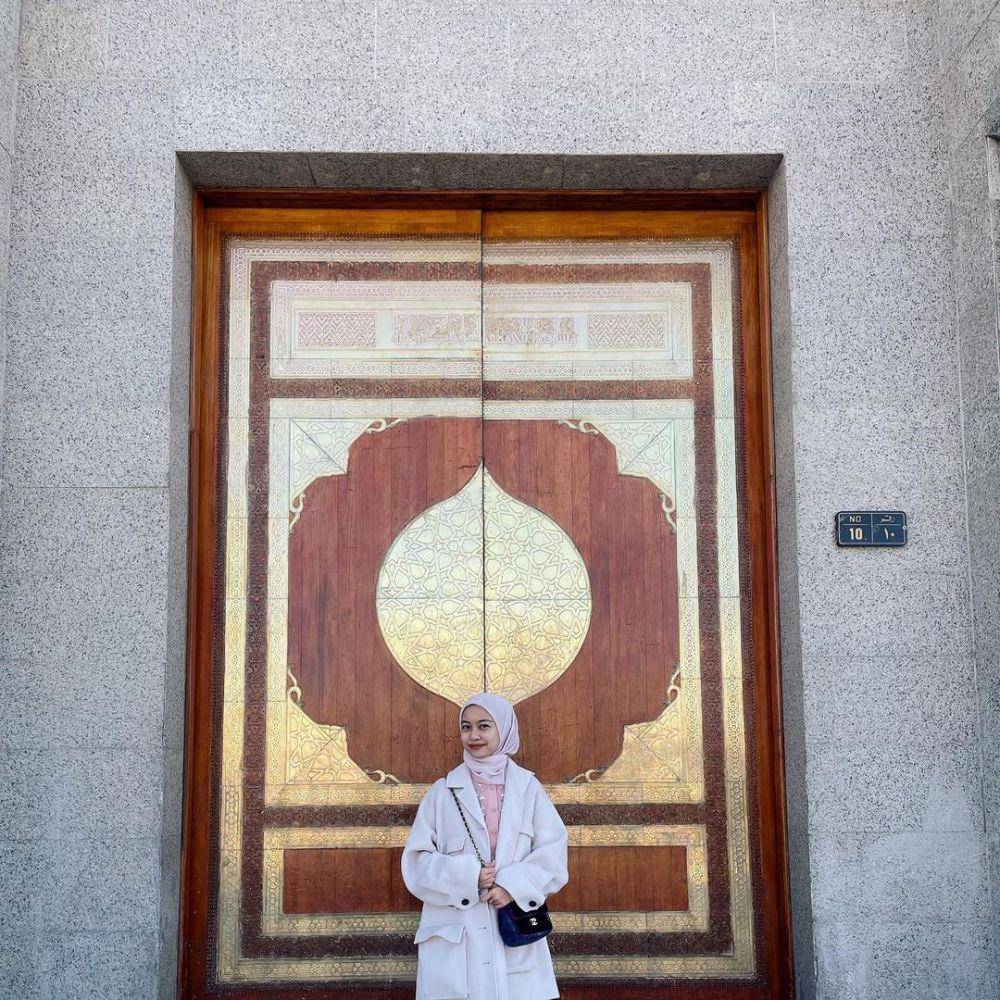 potret Tsana ibadah umrah (instagram.com/ntsana)