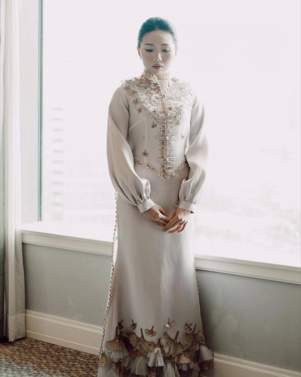 Gaun rancangan Christie Basil (instagram.com/bychristiebasil)