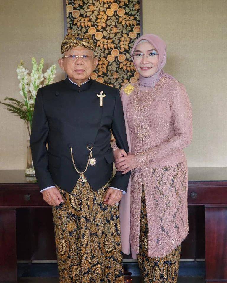 Kebaya Wury Ma'aruf Amin (instagram.com/fadlan_indonesia)