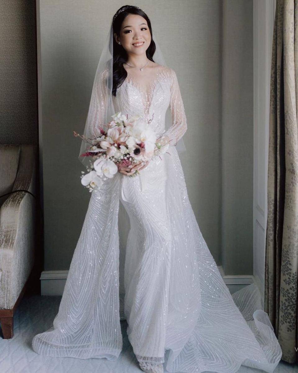 Gaun rancangan Christie Basil (instagram.com/bychristiebasil)
