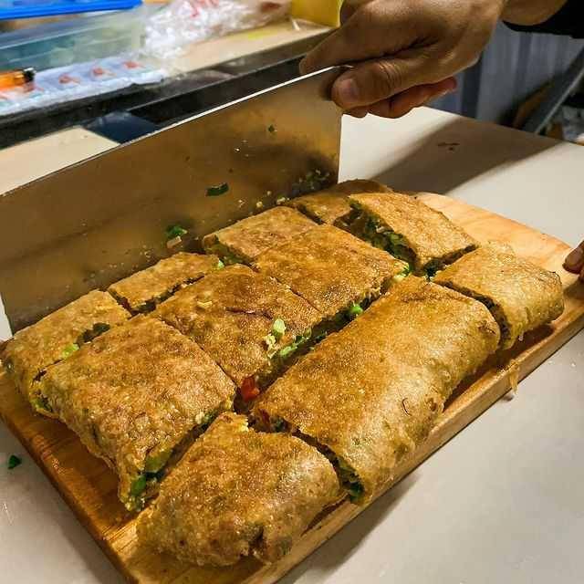 contoh martabak telur (instagram.com/jajanangarut)