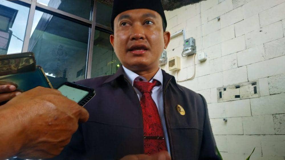 Abdul Aziz, ayah korban bullying di Annur 2 Bululawang. (IDN Times/Rizal Adhi Pratama)