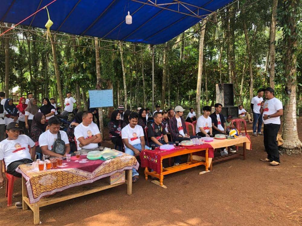 Jaringan Relawan Orang Muda Ganjar (OMG) gelar Kompetisi Voli Antar Desa di Dusun Tulung Agung, Kecamatan Sukadana Timur, Kabupaten Lampung Timur, Selasa (3/1/2023). (IDN Times/Istimewa).