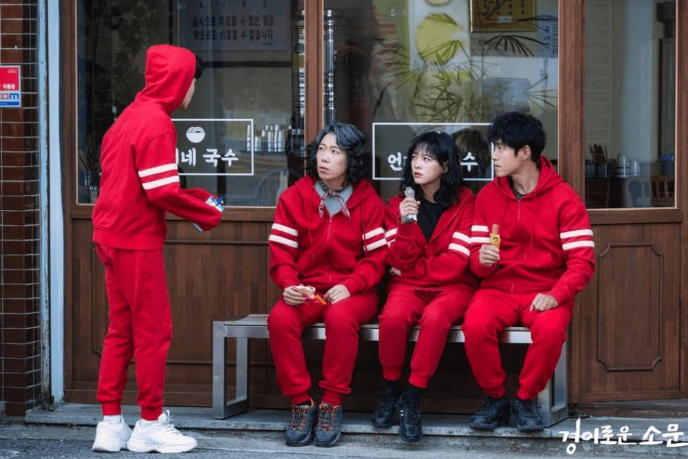sekelompok pemburu arwah jahat di The Uncanny Counter (instagram.com/ocn_official_)
