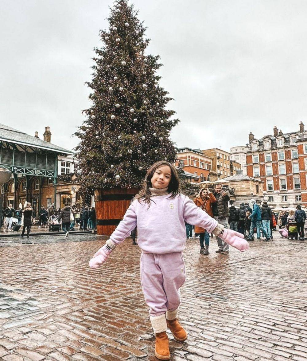 potret seru Gempita liburan tahun baru di London dan Paris (instagram.com/gadiiing)