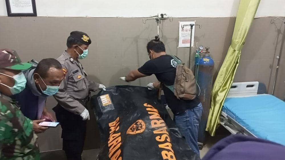 Jenazah korban saat dibawa ke Puskesmas. IDN Times/ istimewa