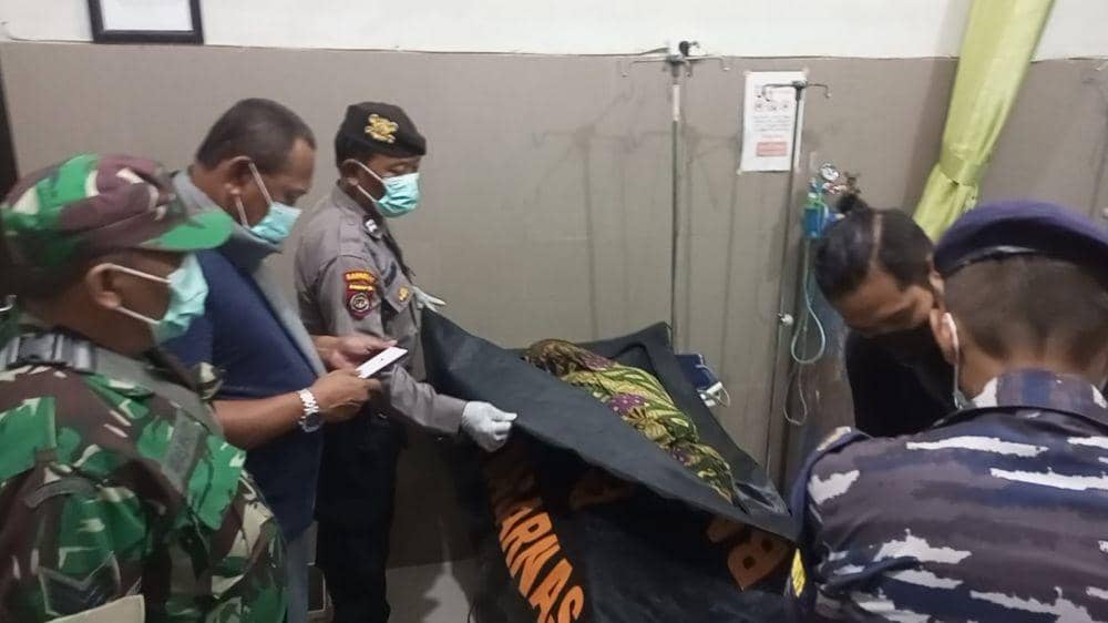 Jenazah korban saat dibawa ke Puskesmas. IDN Times/ istimewa