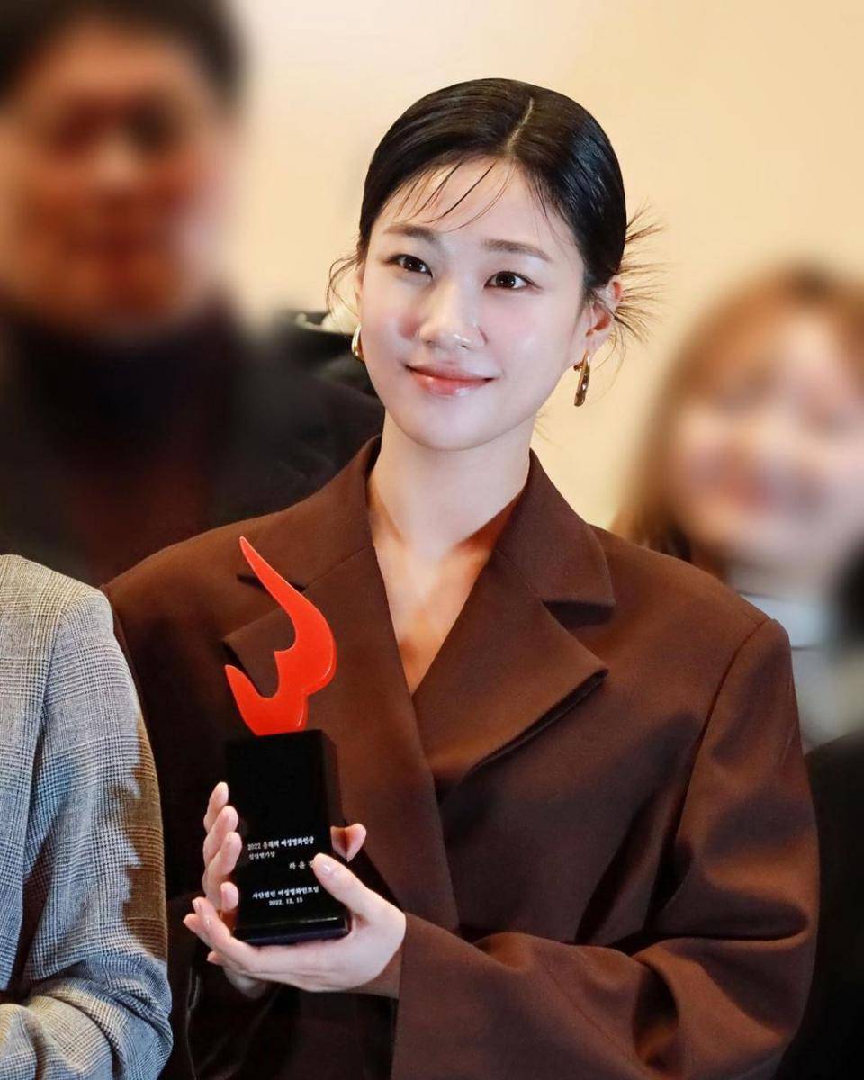 Ha Yoon Kyung (instagram.com/hayoonkie)