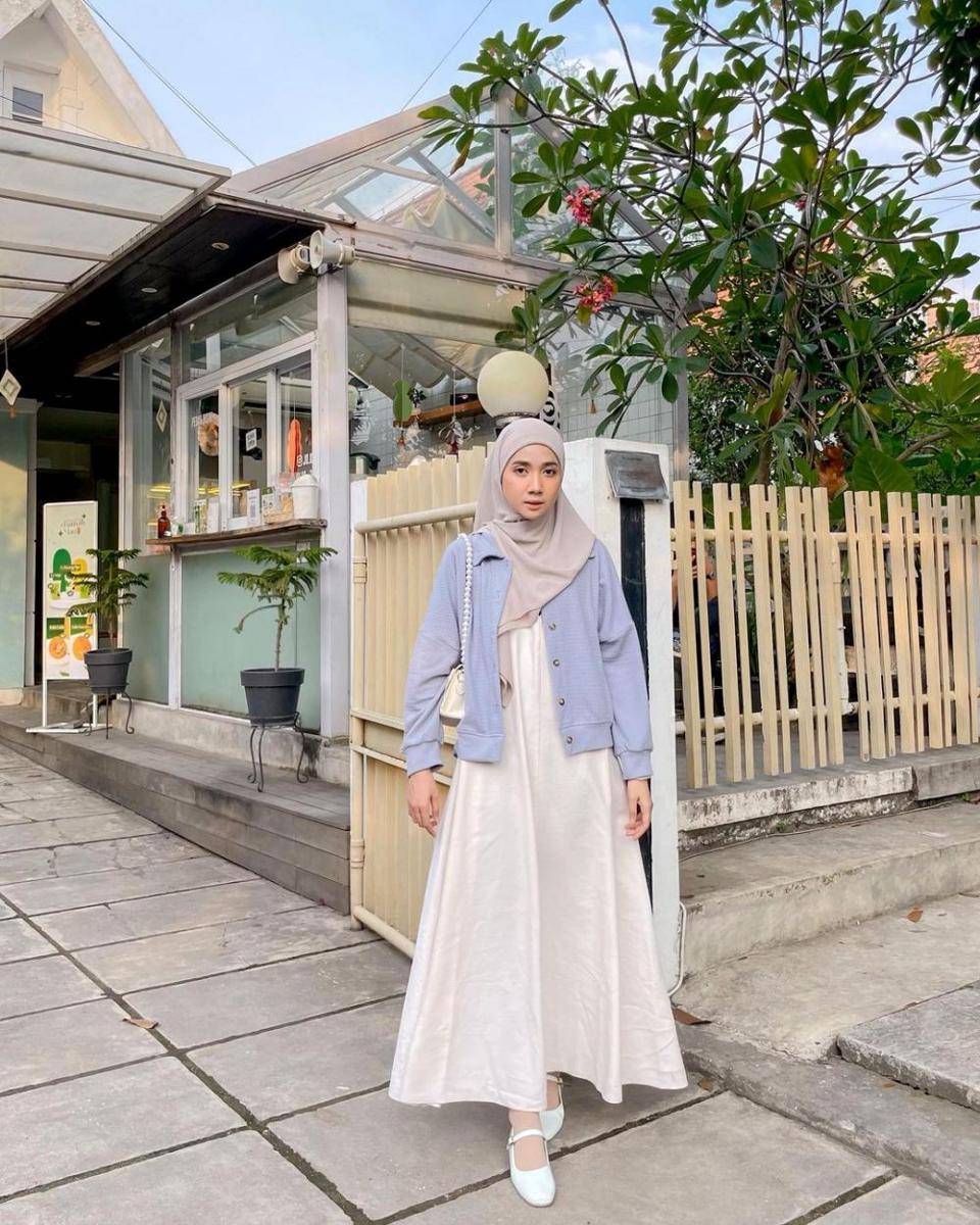 inspirasi OOTD hijab dengan cardigan ala Richa Etika (instagram.com/richaeu)