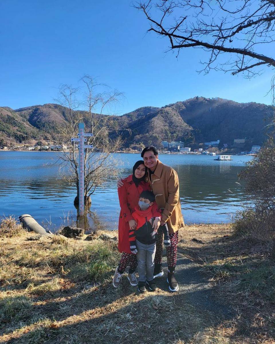 momen liburan keluarga Ivan Fadilla ke Jepang (instagram.com/nyaisarni2/)