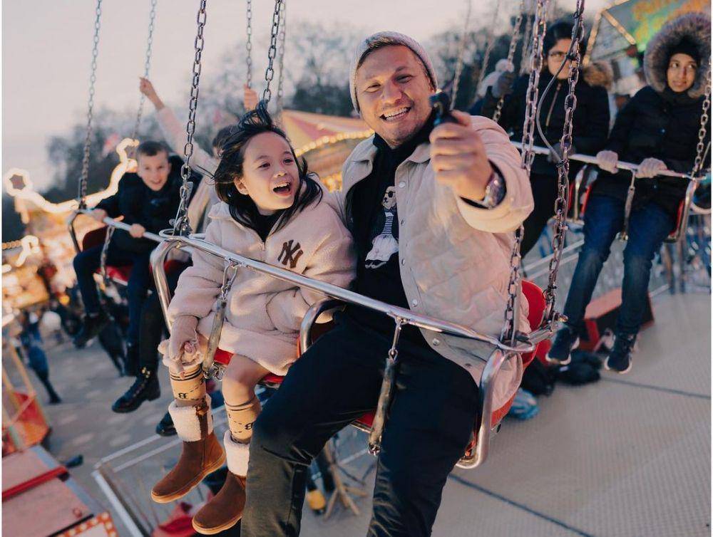 potret Gempi naik wahana permainan bareng Gading dan Gisel (instagram.com/gadiiing)
