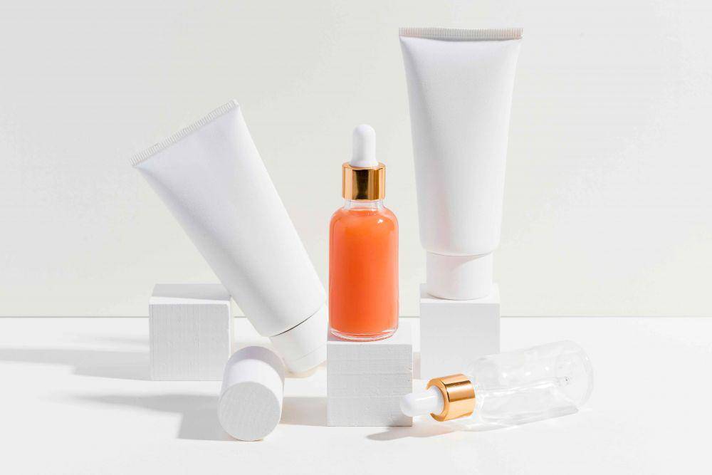 ilustrasi produk skincare (freepik.com/freepik)