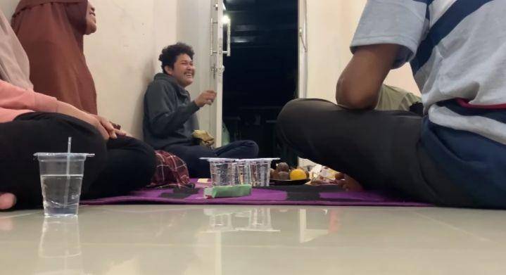 potret Nopek Novian pertama kali ke rumah pacar (youtube.com/Nopek Novian)