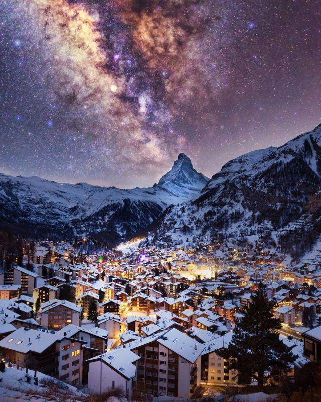 Pemandangan di Kota Zermatt pada malam hari. (instagram.com/domaretskiy)