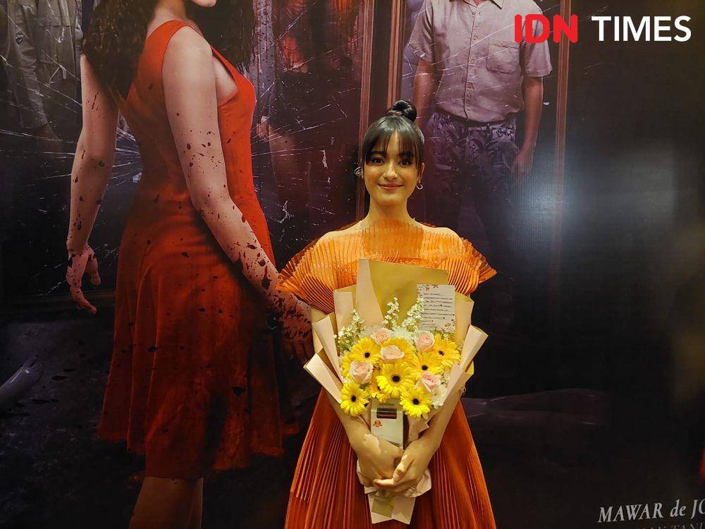 Mawar Eva di Gala Premiere film Puisi Cinta yang Membunuh di Epicentrum, pada Selasa (3/1/2023) (Dok. IDN Times/Erfah Nanda)