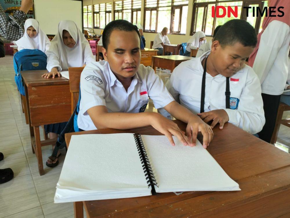Belajar Membaca Alquran dalam Gelap