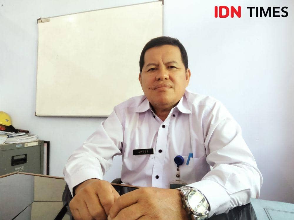 Foto Kabid Pengiriman dan Penempatan Tenaga Kerja Disnaker Kota Bima, Amsor (IDN Times/Juliadin)
