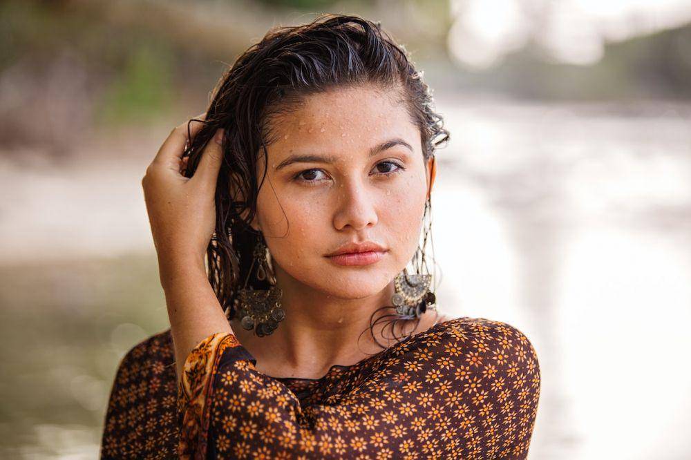 ilustrasi gaya rambut the wet look (pexels.com/Nathan Cowley)