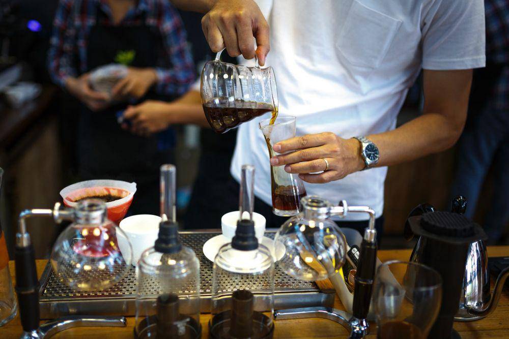 ilustrasi barista (pexels.com/Quang Nguyen Vinh)