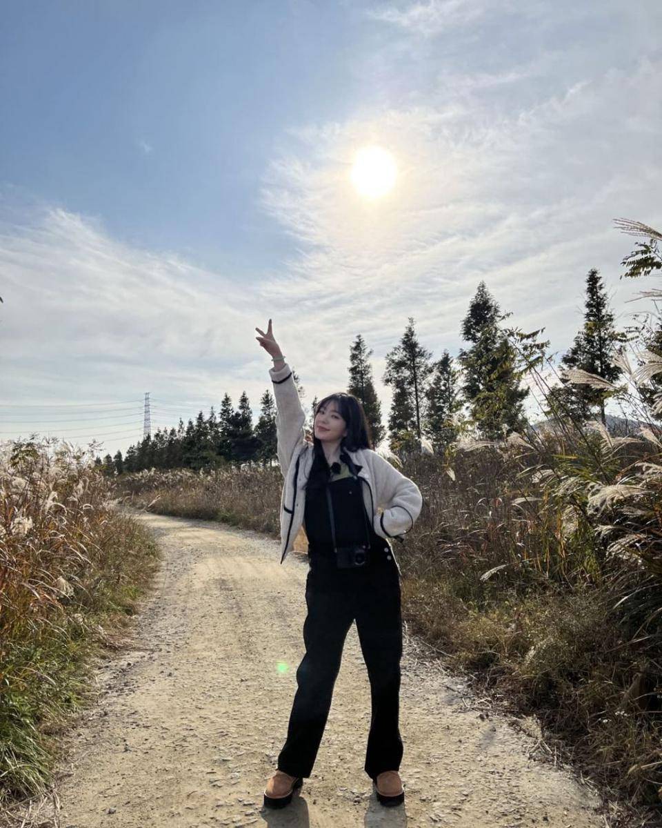 Irene  Red Velvet (instagram.com/redvelvet.smtown)