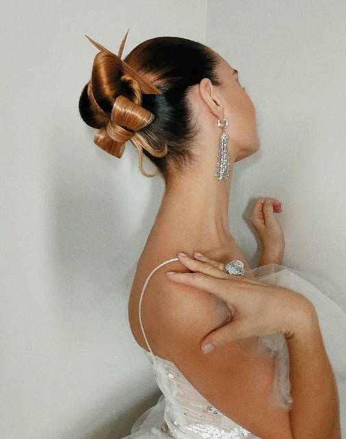 ilustrasi gaya rambut slick artistry (instagram.com/halleybrisker)