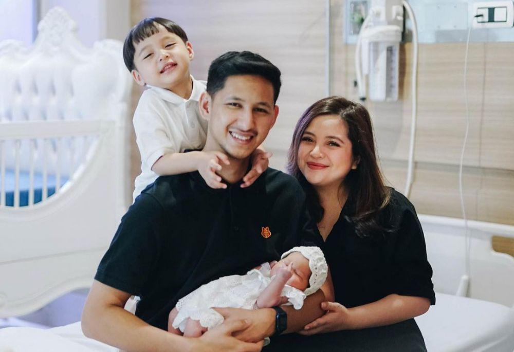10 Potret Perdana Keluarga Tasya Kamila di Tahun 2023, Kini Berempat