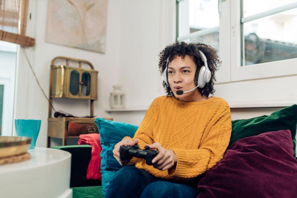 JBL Rilis 4 Headphone Gaming Quantum Baru di CES 2023