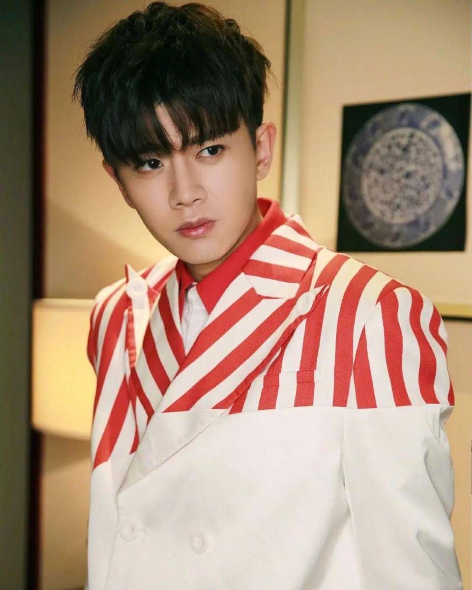 Ren Jialun (instagram.com/renjialun_03)