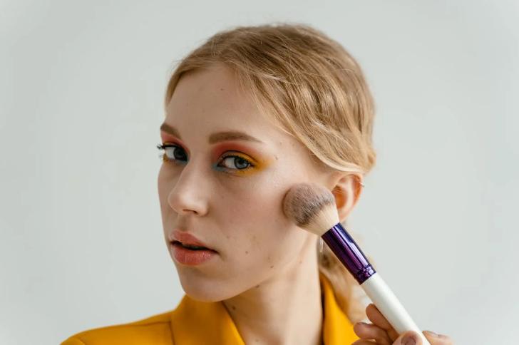 5 Makeup Hack dari Maybelline, Simpel dan Gak Ribet!