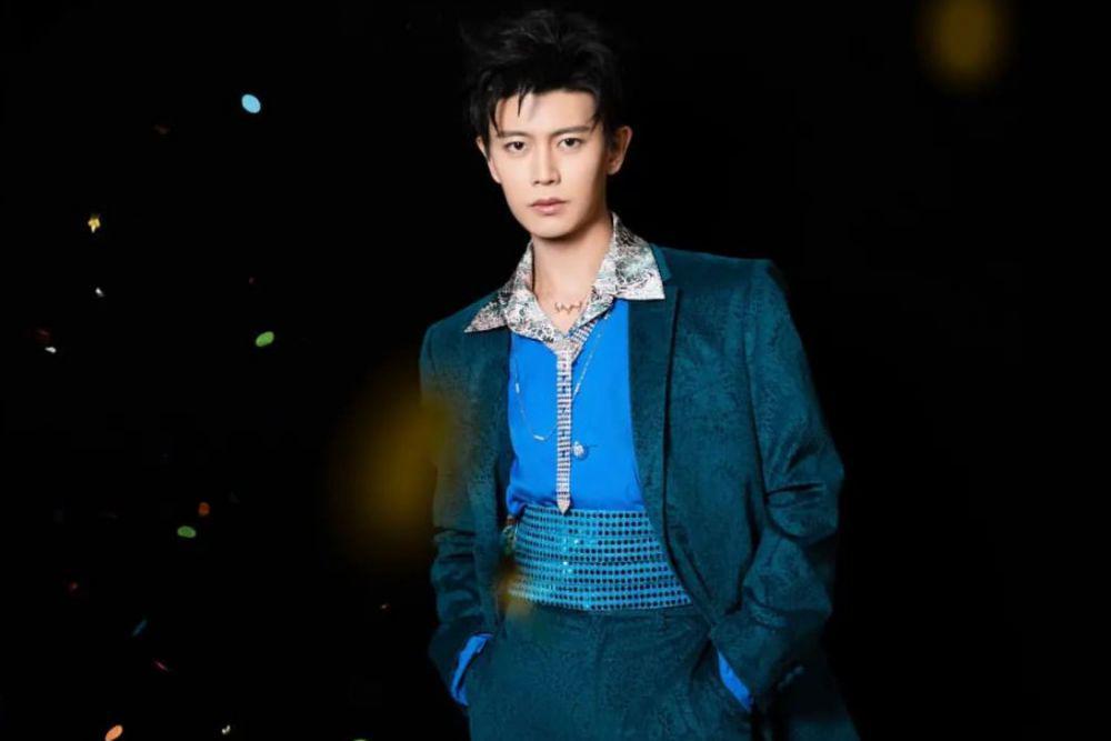 Jadi Penulis, 9 Fakta Peran Ren Jialun di Drama China Twilight