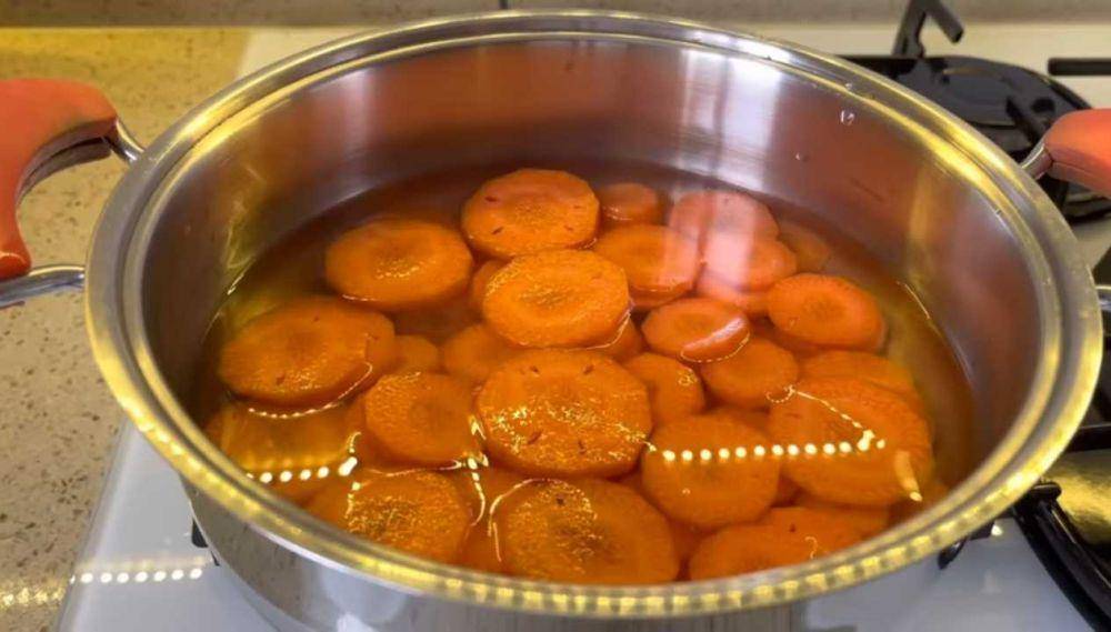 ilustrasi masak wortel (youtube.com/Nigar Delicious Cuisine)