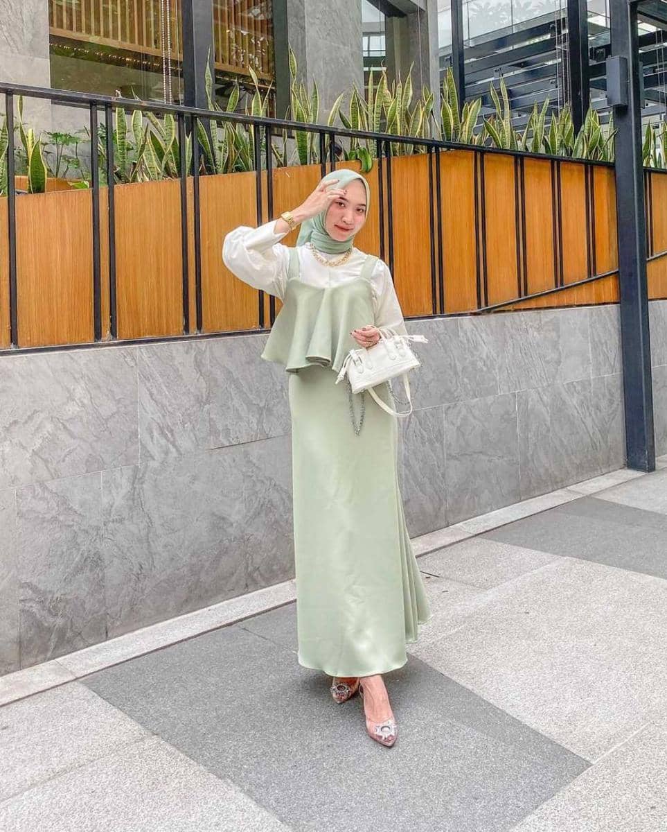potret outfit ala Zahra Suci (instagram.com/zahrasucirr)