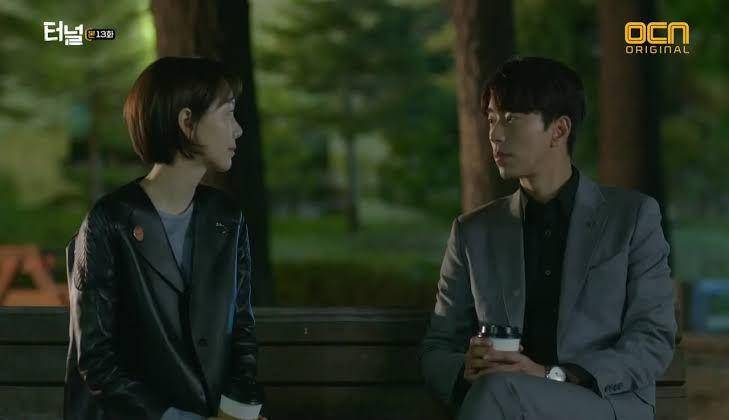 Lee Yoo Young dan Yoon Hyun Min di Tunnel (dok. OCN/Tunnel)