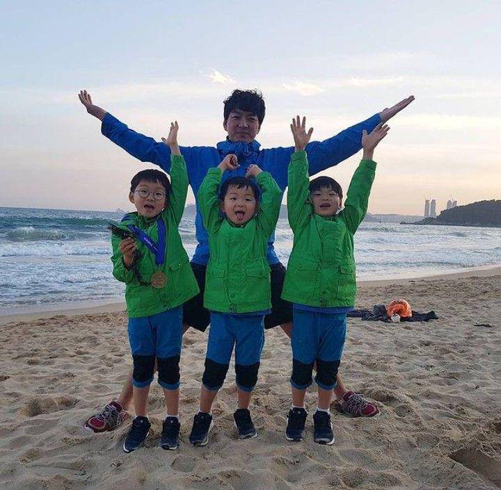 Song Il Kook dan anaknya, Song Triplets (instagram.com/songilkook)