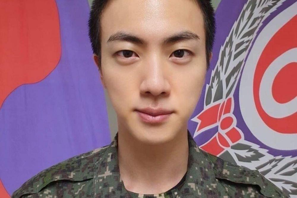 Agensi Minta Fans Setop Kirimi Jin BTS Hadiah dan Surat Selama Wamil