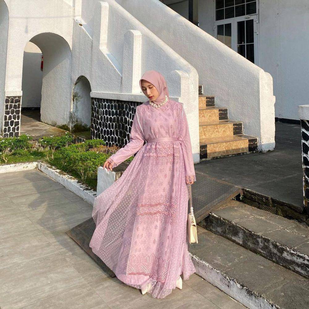 OOTD kondangan simpel ala selebgram Risa Larasati (instagram.com/fachrisaa_)