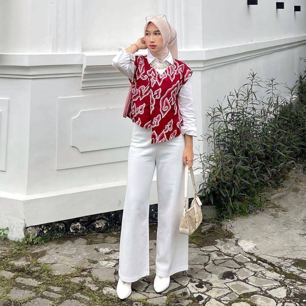OOTD kondangan simpel ala selebgram Risa Larasati (instagram.com/fachrisaa_)