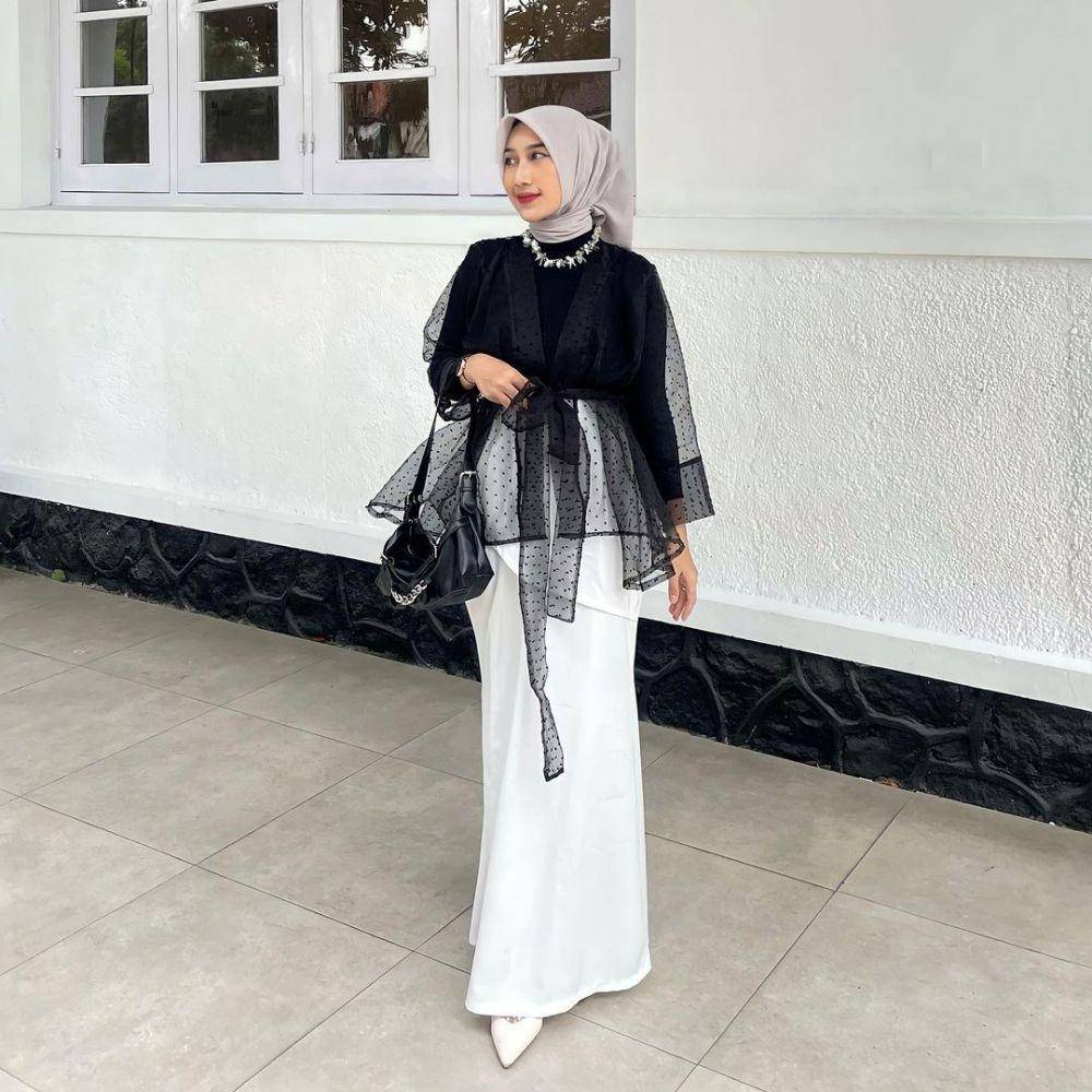 OOTD kondangan simpel ala selebgram Risa Larasati (instagram.com/fachrisaa_)