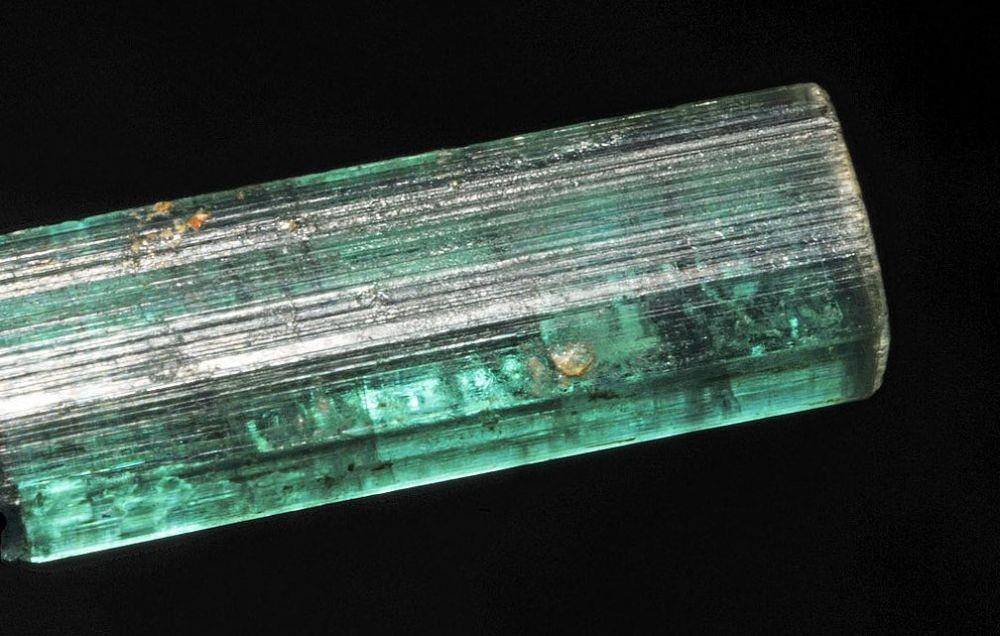 ilustrasi paraiba tourmaline (commons.wikimedia.org)