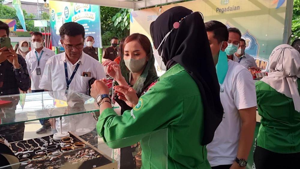 Pegadaian, Penopang Ekonomi Rakyat Kecil yang Tangguh