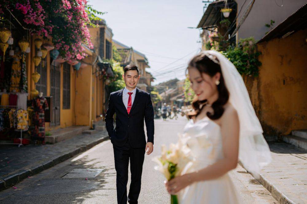 ilustrasi pengambilan foto prewedding di jalanan (pexels.com/Trần Long)