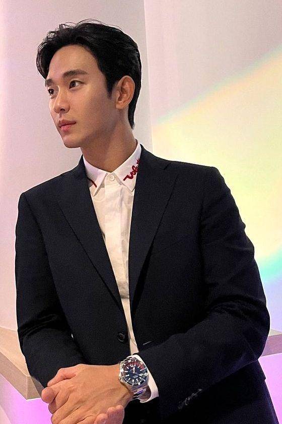 Kim Soo Hyun (instagram.com/soohyun_k216)